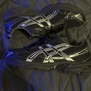 ASICS black and sliver